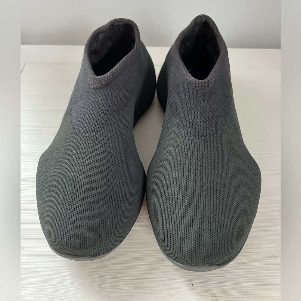 Yeezy Adidas men’s knit runner sneakers